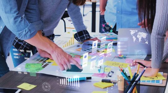 Close,Up,Ux,Developer,And,Ui,Designer,Use,Augmented,Reality