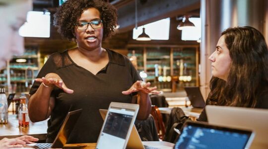 O que é pensamento analítico: 8 dicas práticas para desenvolver