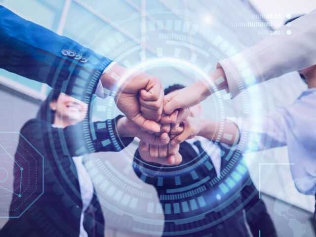 conceito-de-negocio-com-equipe-de-perto